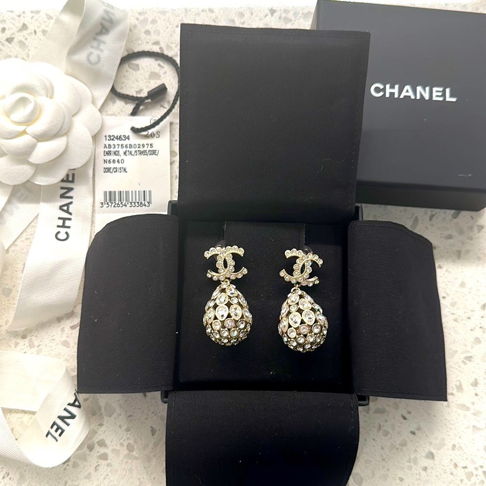 Full Set Chanel Strass CC earings with egg shape drop RARE